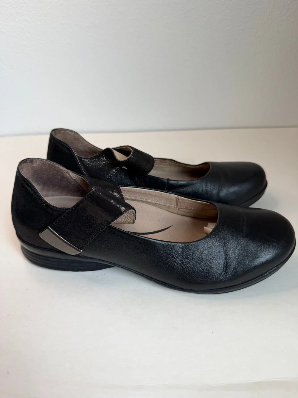 Dansko Women's Black Leather Mary Jane Flats Size 38 (7.5)